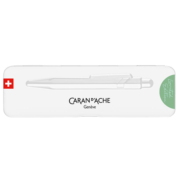caran d ache 849 Kugelschreiber caran d Ache 849 ballpoint Claim Your Style 3 moosgrün, Metallbox von vorn
